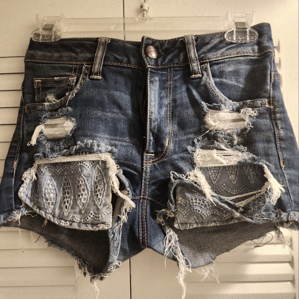 American Eagle Shorts Size 0 Ripped